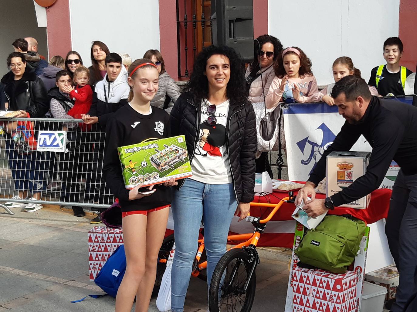 Fotos: Casar de Cáceres despide el 2022 con 88 inscritos en la tradicional Carrera del turrón