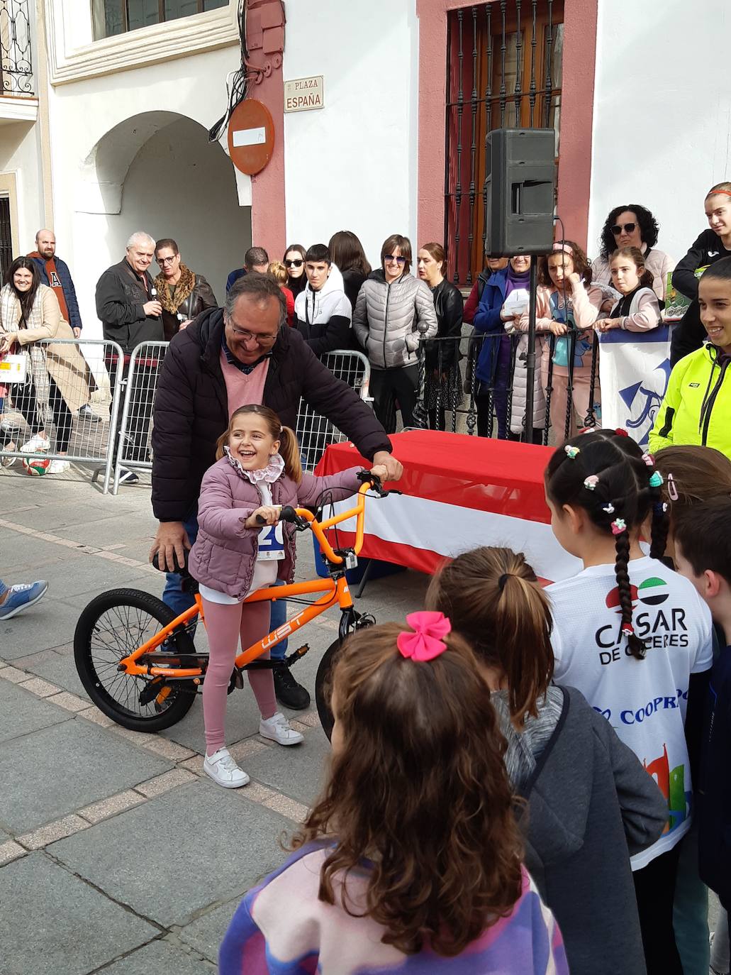 Fotos: Casar de Cáceres despide el 2022 con 88 inscritos en la tradicional Carrera del turrón