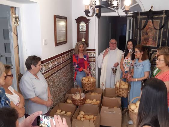 Las bollas de Ánimas que alegran a niños y mayores