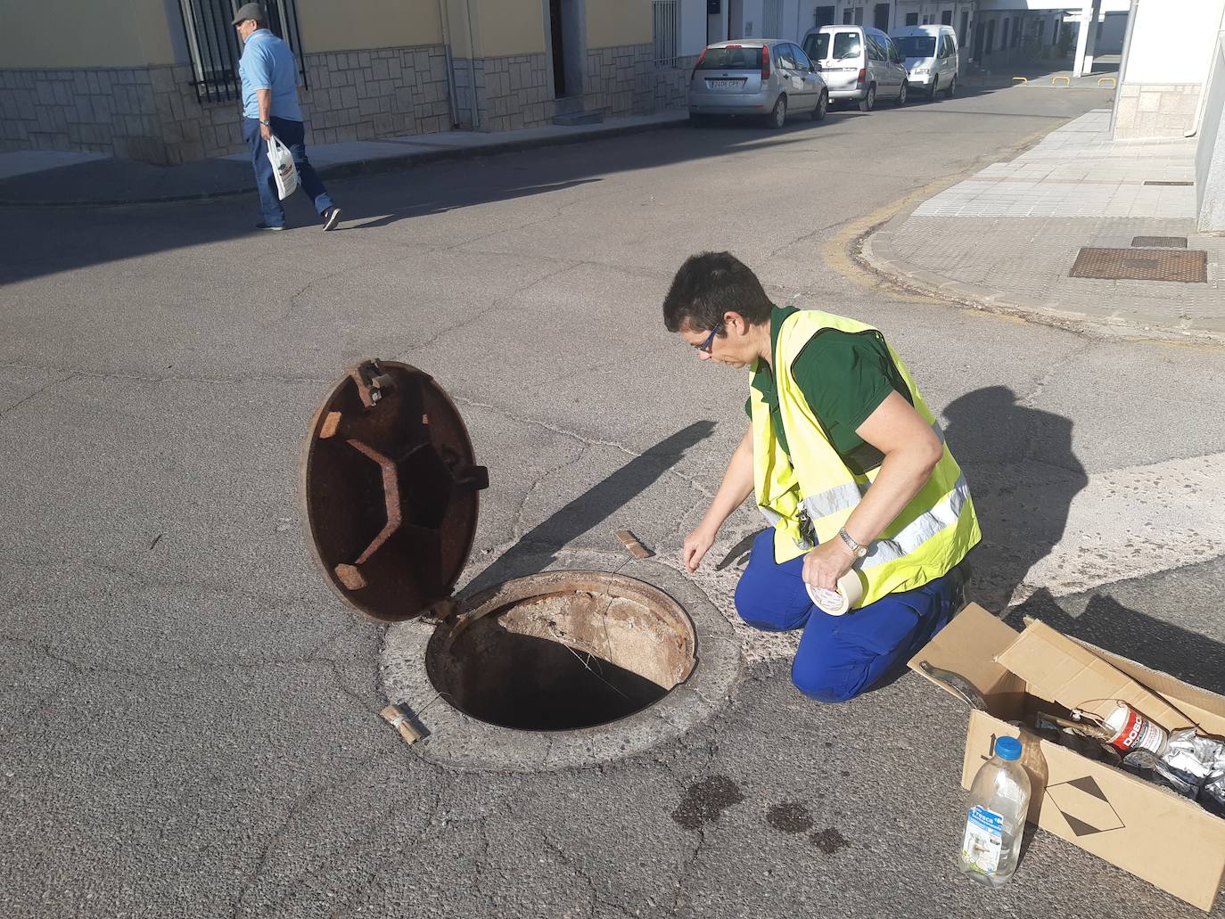 Repiten el fumigado del alcantarillado de las barriadas Diputación y Las Malvinas para eliminar las cucarachas