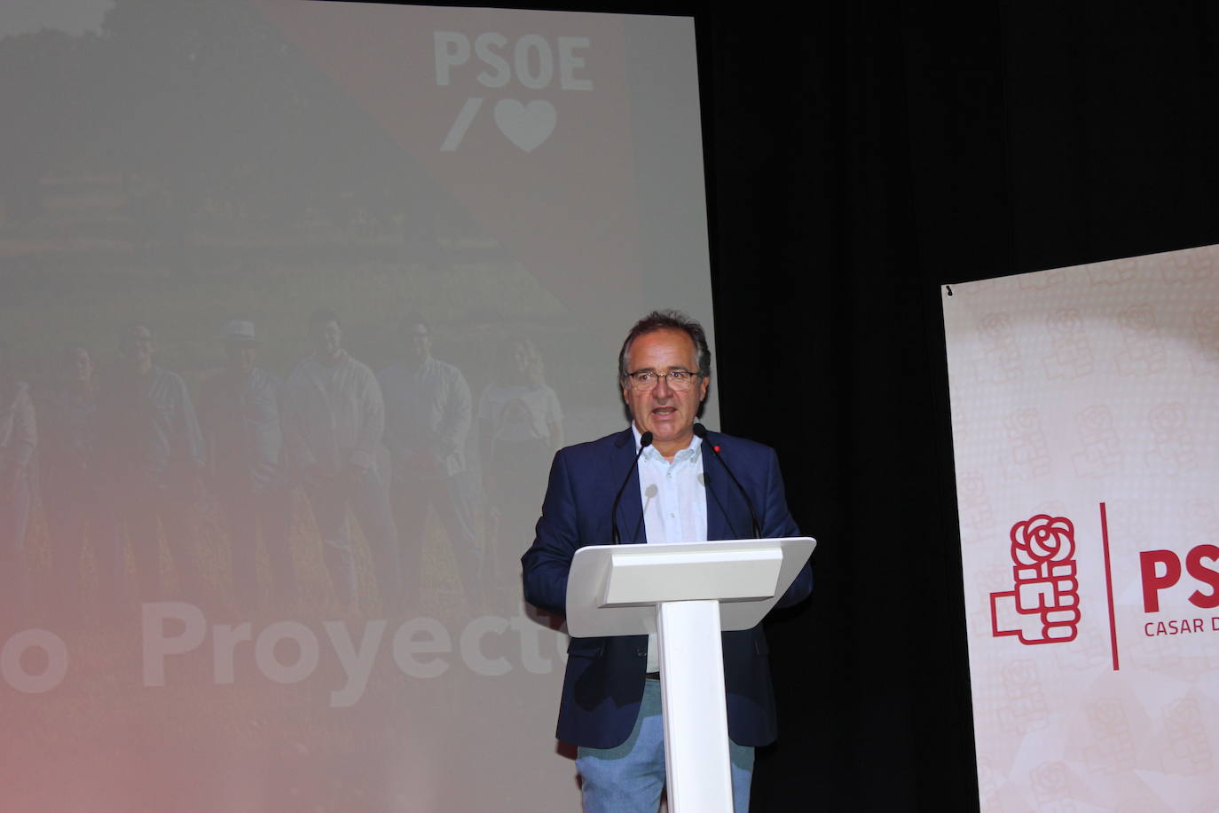 Imagen principal - Rafael Pacheco: «Quiero que Casar siga siendo un pueblo lleno de vida, donde se trabaja, se pueda comer o tener una vida saludable»