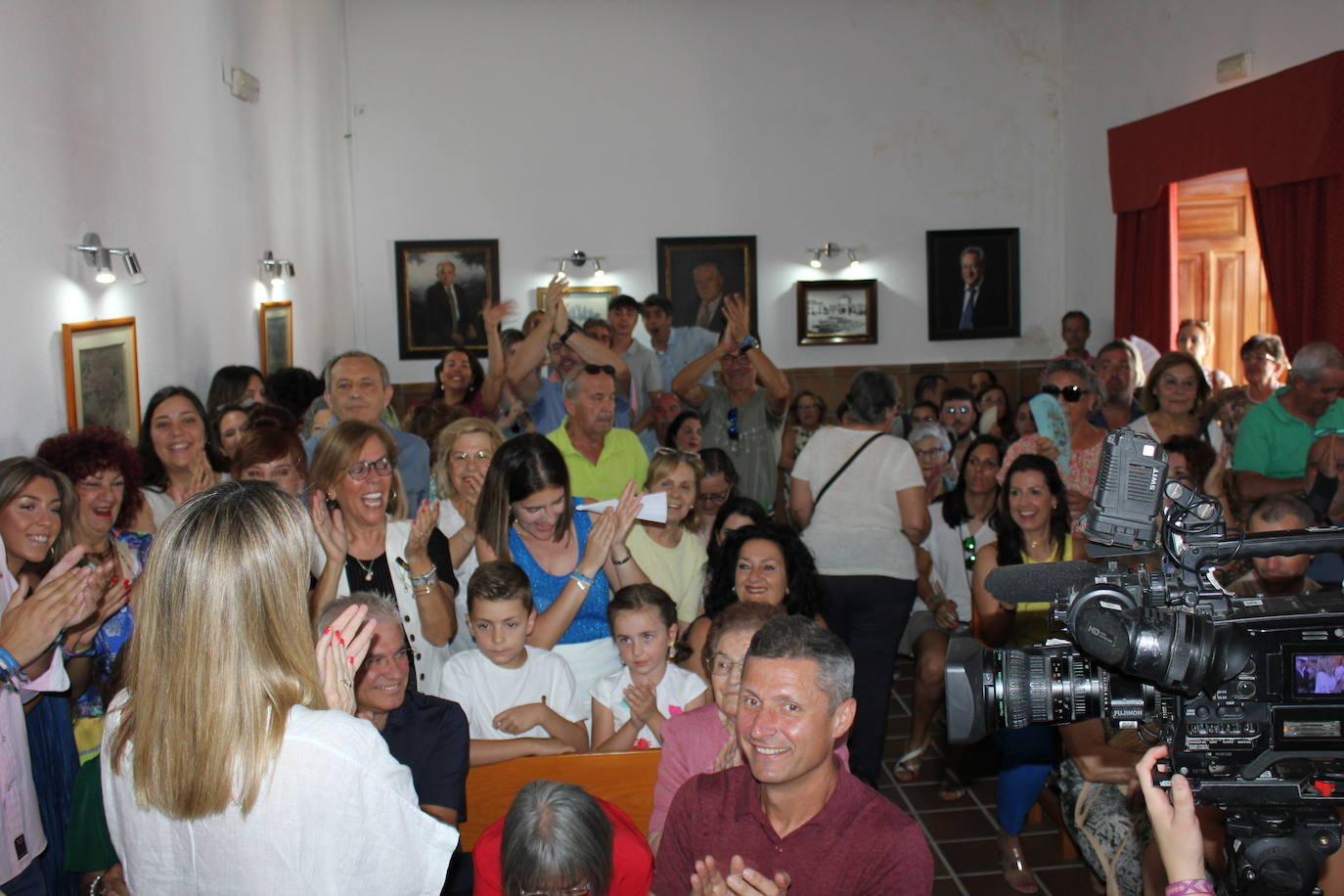 La toma de posesión de los nuevos concejales y la investidura de la alcaldesa en imágenes