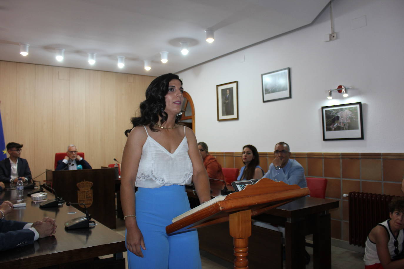 La toma de posesión de los nuevos concejales y la investidura de la alcaldesa en imágenes