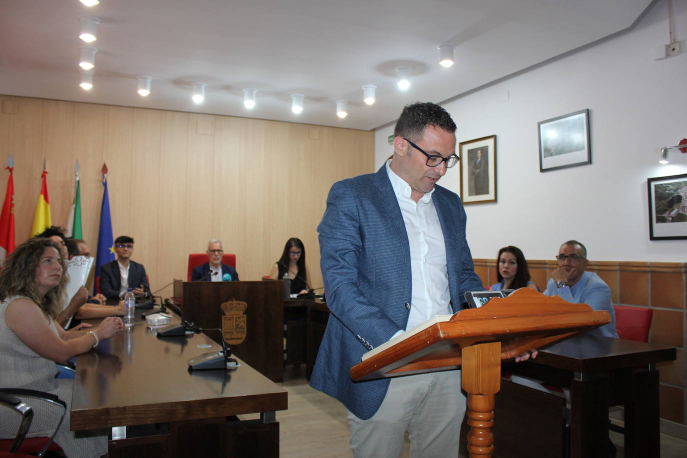 La toma de posesión de los nuevos concejales y la investidura de la alcaldesa en imágenes