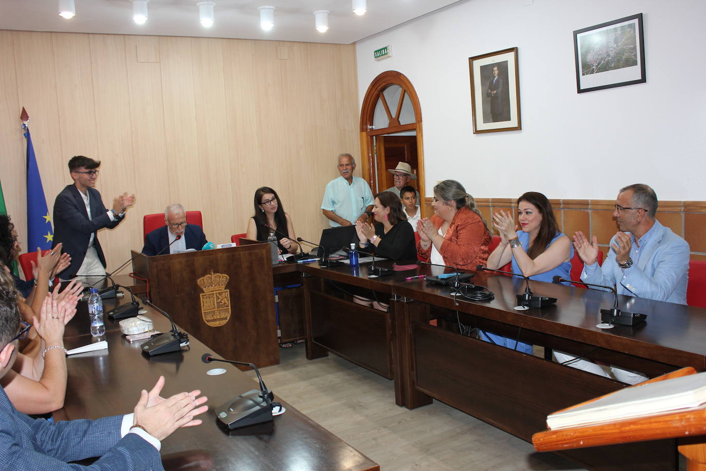 La toma de posesión de los nuevos concejales y la investidura de la alcaldesa en imágenes