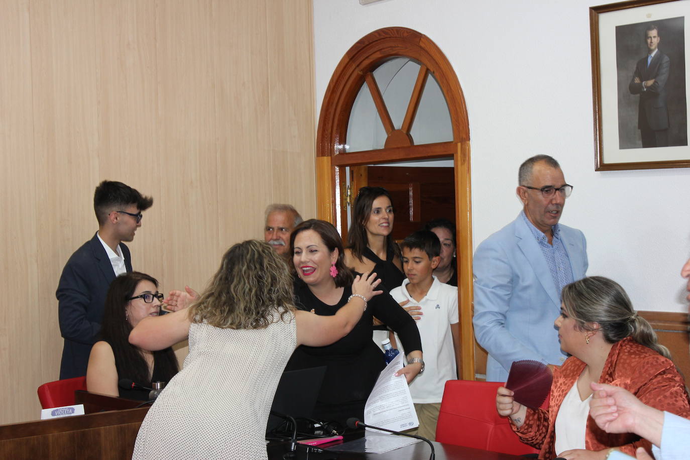 La toma de posesión de los nuevos concejales y la investidura de la alcaldesa en imágenes