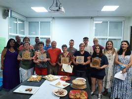 Ganadores, patrocinadores de los premios, organizadores y jurado, ayer en la foto de familia durante la entrega de premios.