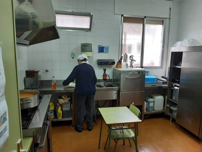 El comedor del León Leal Ramos atenderá la totalidad de las solicitudes este curso, que se han incrementado hasta 124