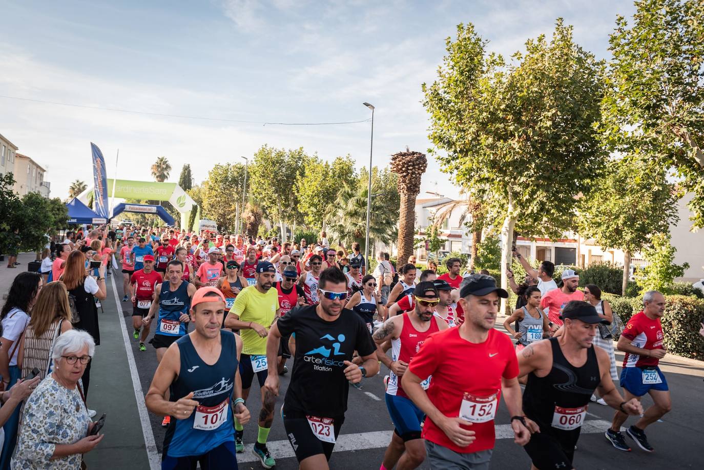 Imagen principal - El Club Maratón Casar quiere afianzar la Media Maratón como referente en la provincia cacereña cada mes de octubre