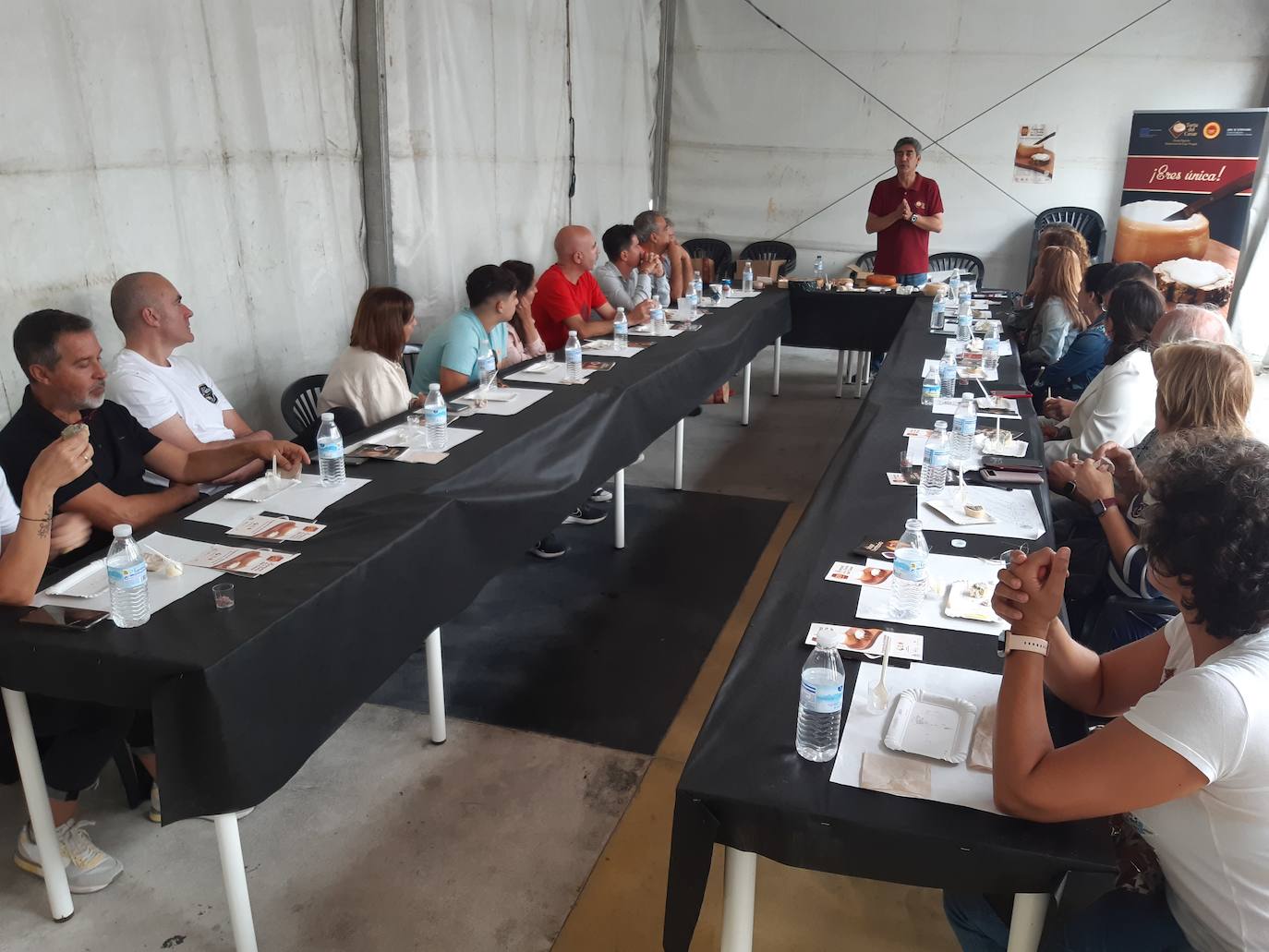 El queso úne en Casar de Cáceres a miles de personas