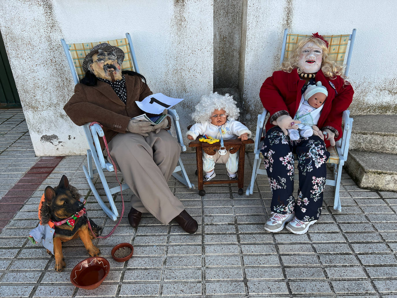 La familia Belloti, ubicados en el número 20 de la calle Monfragüe, han sido los ganadores del V Concursos de bujacos. 