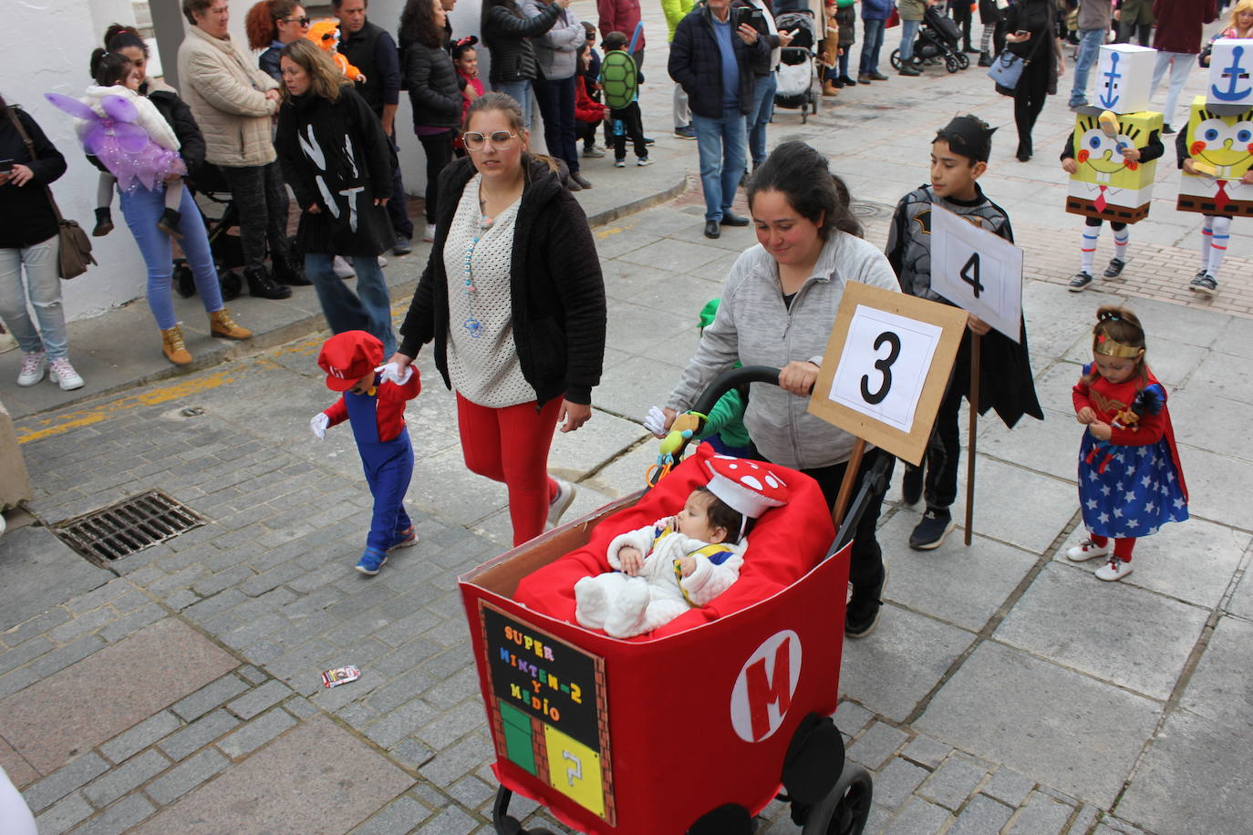 Fotos: El Carnaval casareño entusiasma a personas de todas las edades