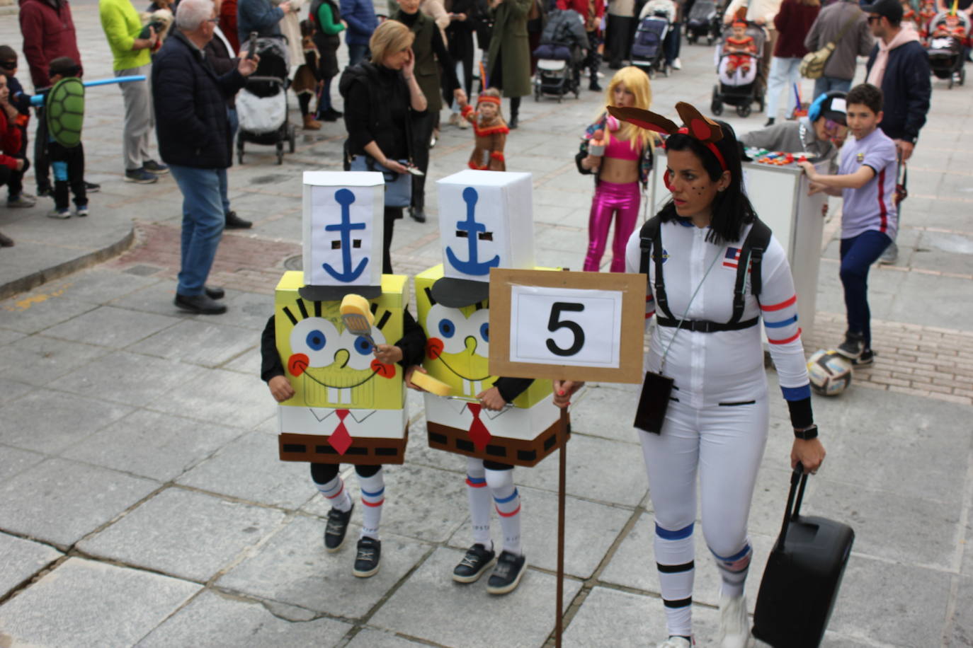 Boj esponja, la mejor pareja del desfile. 