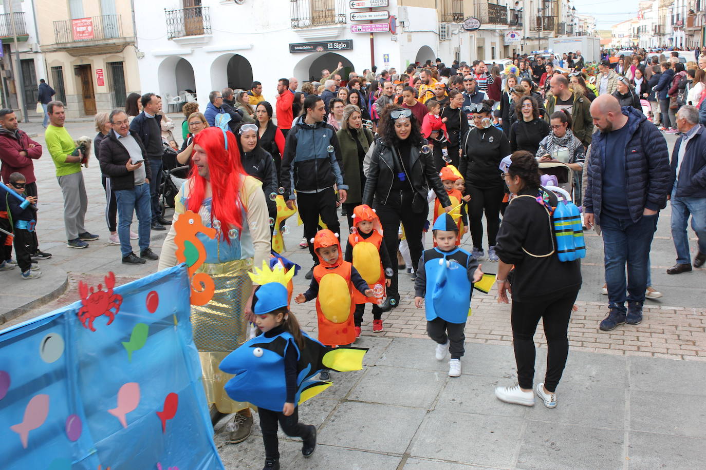 Fotos: El Carnaval casareño entusiasma a personas de todas las edades