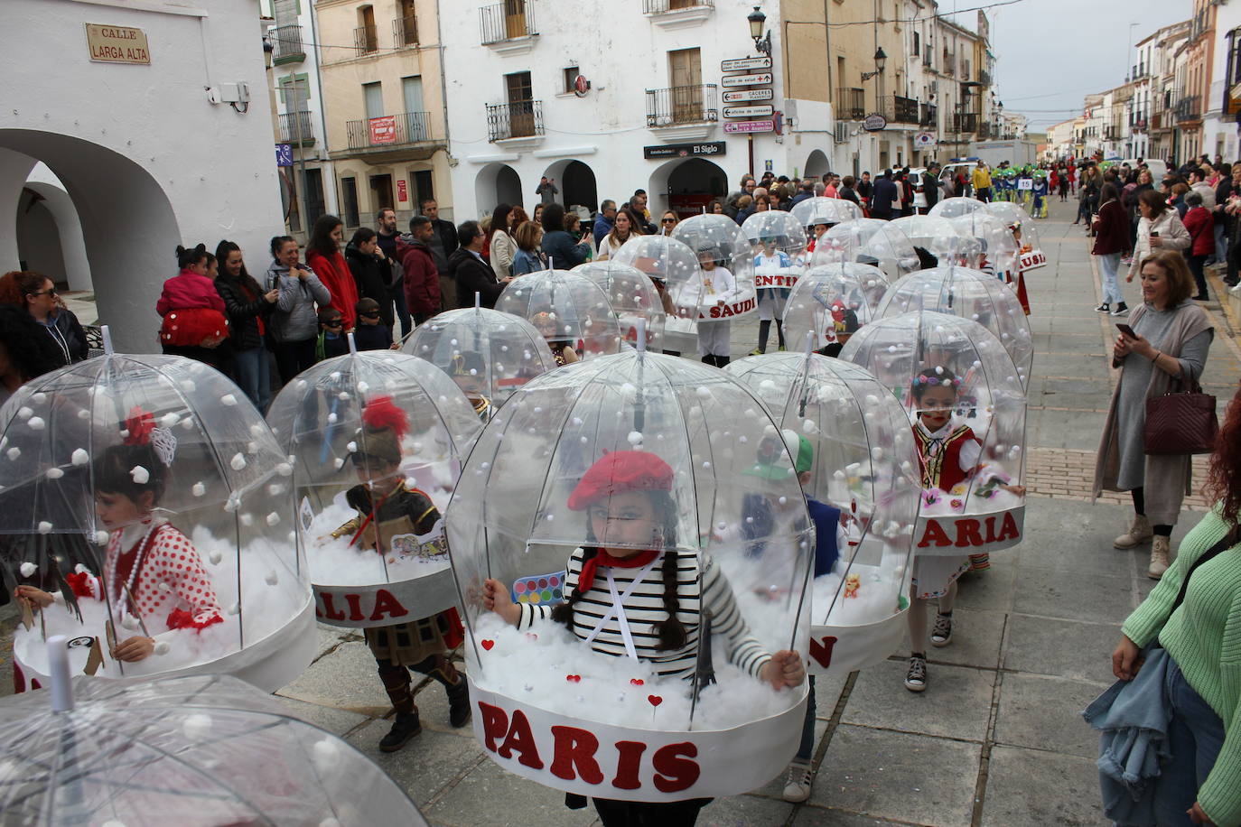 Fotos: El Carnaval casareño entusiasma a personas de todas las edades
