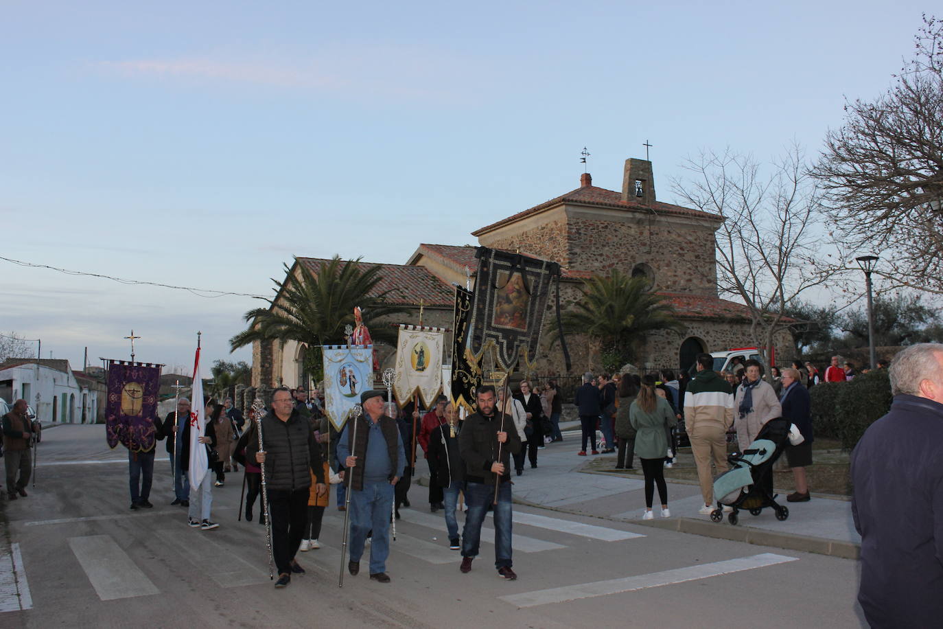 San Benito y San Blas, muy arropados a su llegada a la localidad