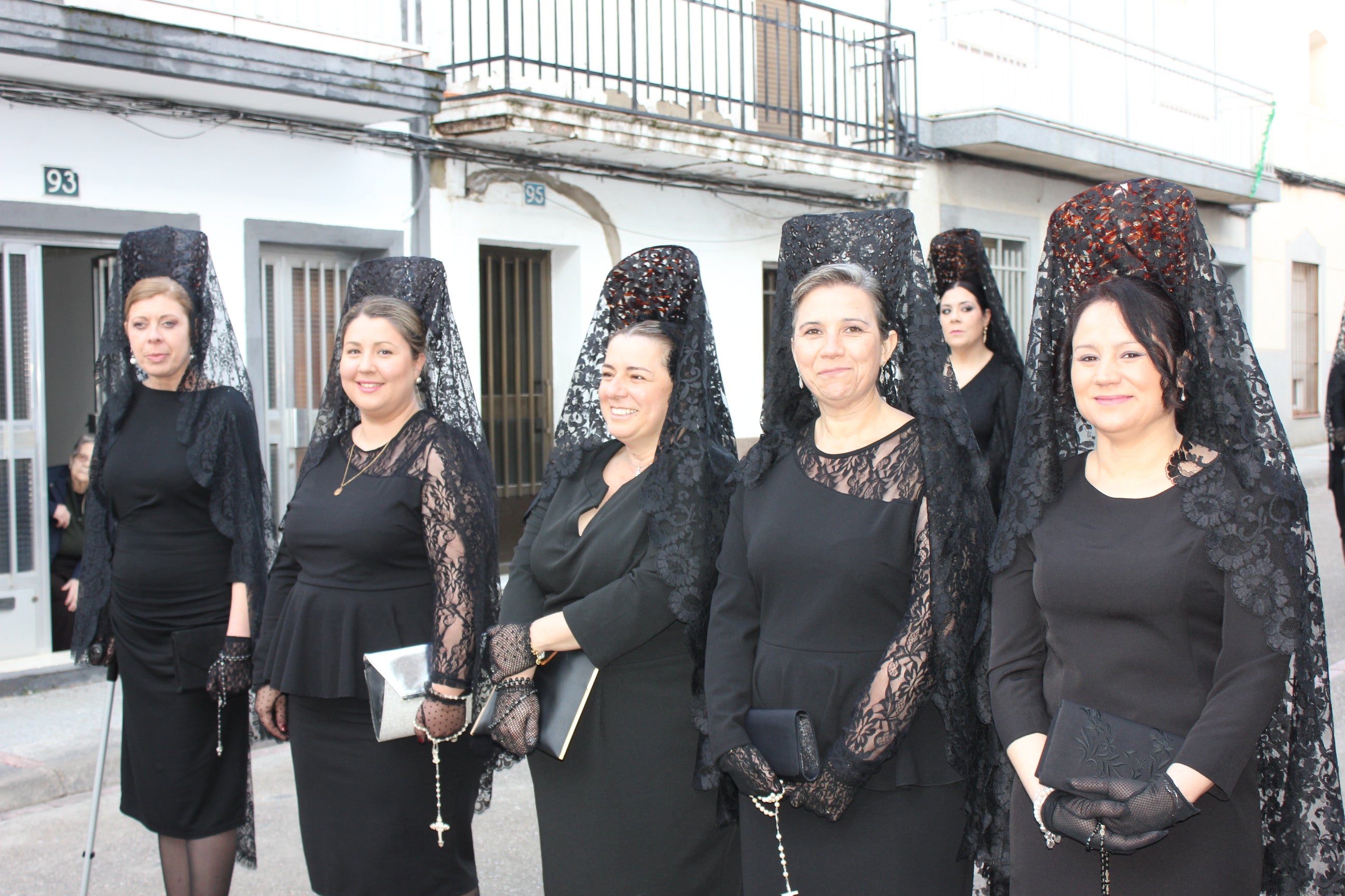 La procesión del Santo Entierro luce como manda la tradición