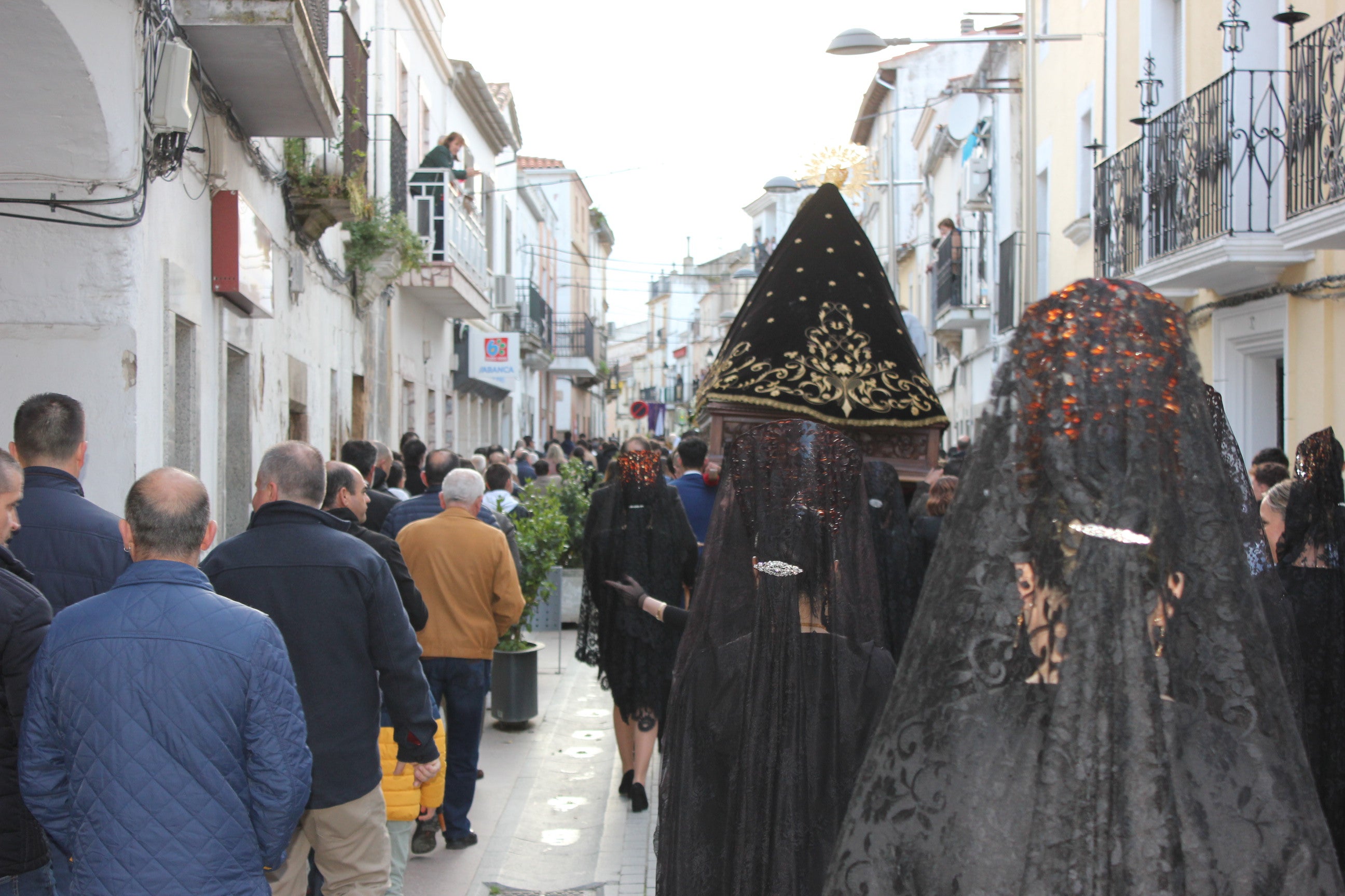 La procesión del Santo Entierro luce como manda la tradición