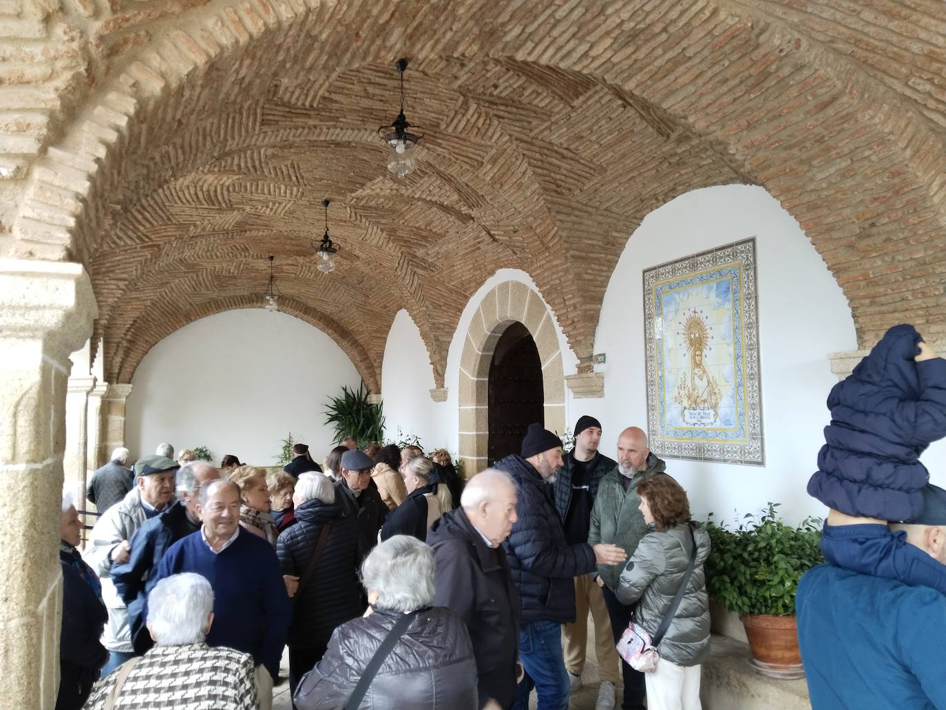 Imagen secundaria 1 - Romería de Las Cruces poco concurrida por los continuos chubascos de este lunes festivo