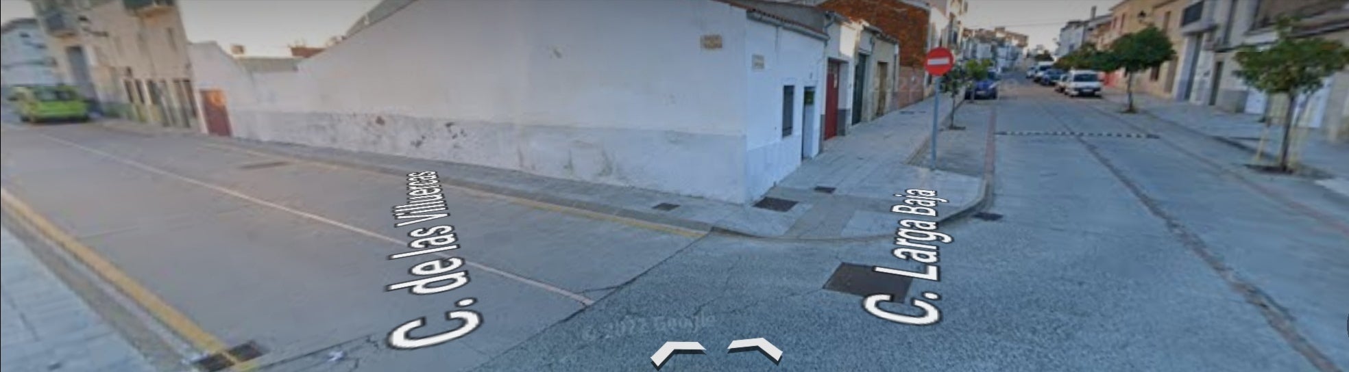 Dos desconocidos intentan montar en su coche a un vecino septuagenario que paseaba con su perra