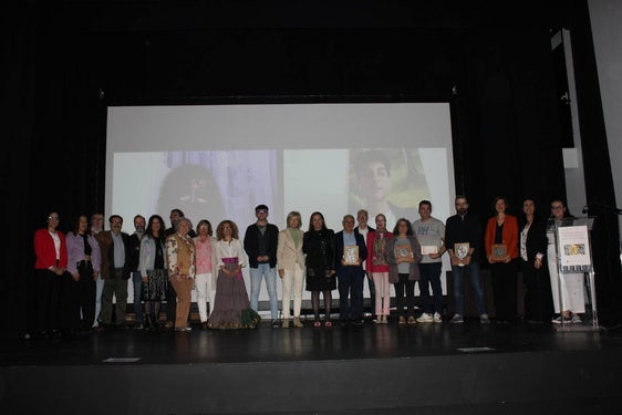 Casar de Cáceres entrega los premios de cuatro certámenes, dos fotográficos y dos literarios