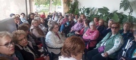 Integrantes de la Asociación de Personas Consumidoras y Usuarias en el último encuentro celebrado el pasado día 15 en la Virgen del Prado.