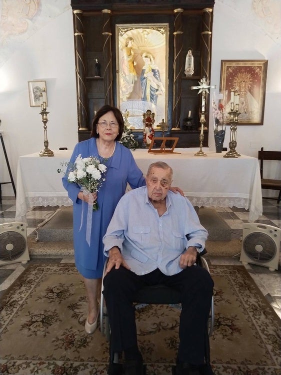 Simón y Josefina celebran sus bodas de diamantes