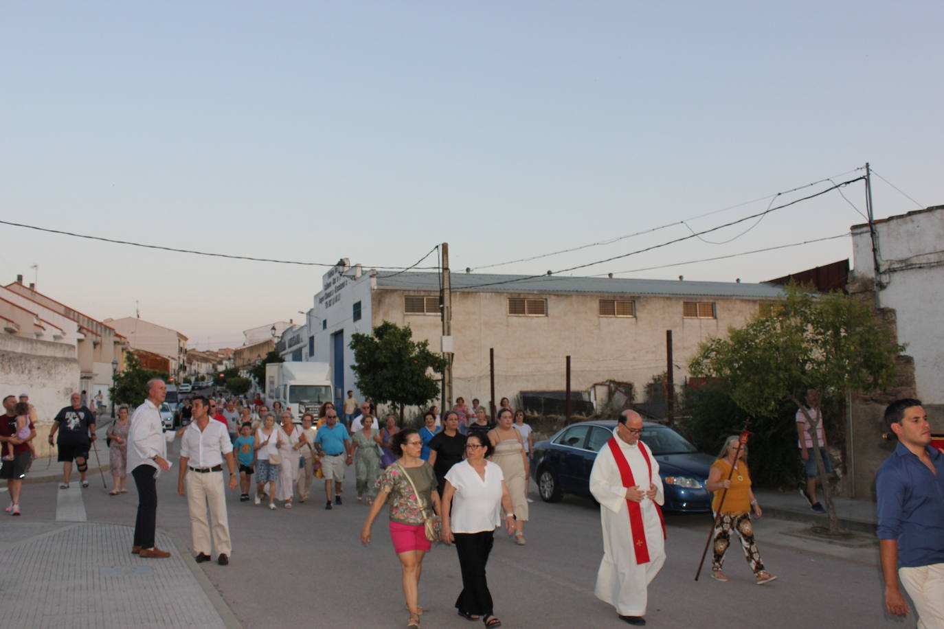 Santiago Peregrino sale en procesión como manda la tradición