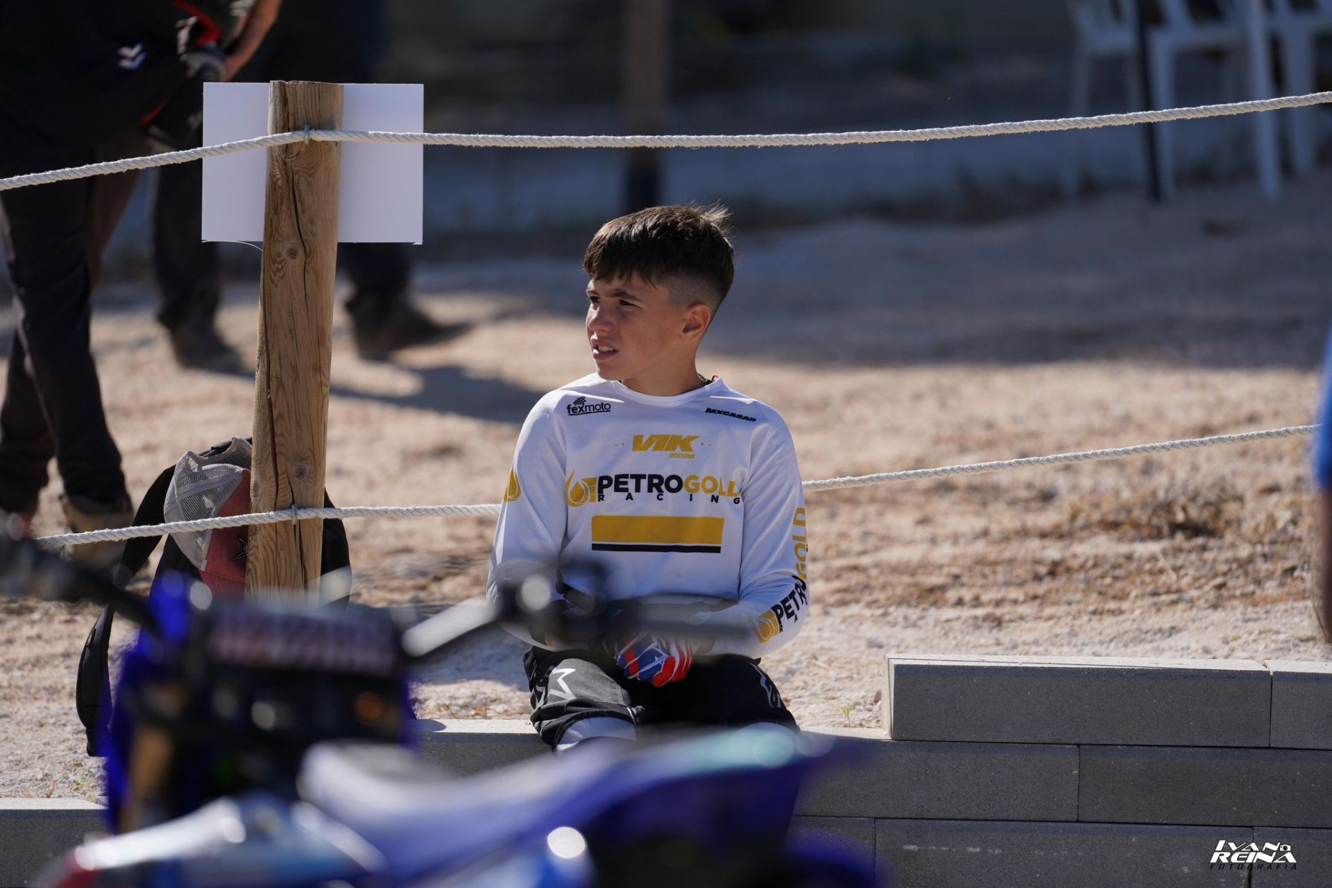 Imagen principal - Los pilotos Mario García Tovar y Alba Sánchez Vargas hacen podio por primera vez en el Campeonato de Extremadura de motocross