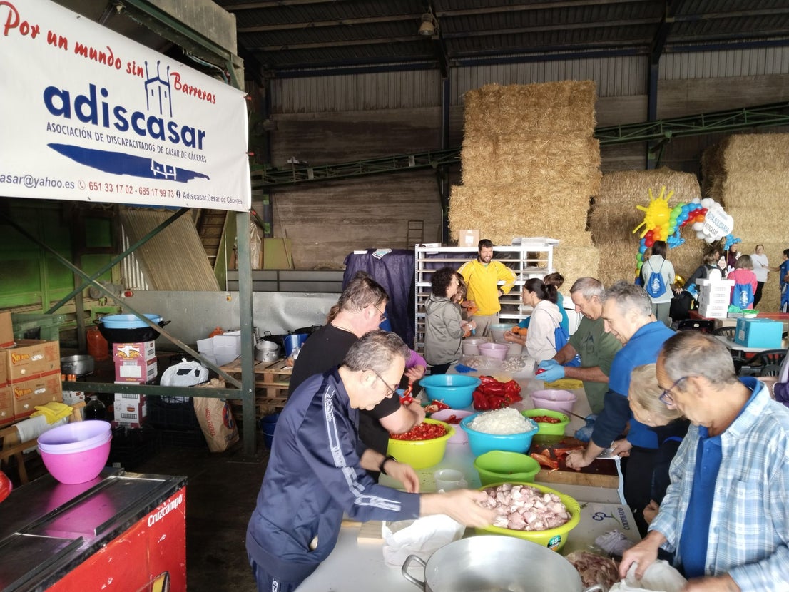 La X Ruta solidaria de Adiscasar se celebra con cerca de 550 inscritos y bate su récord de participación