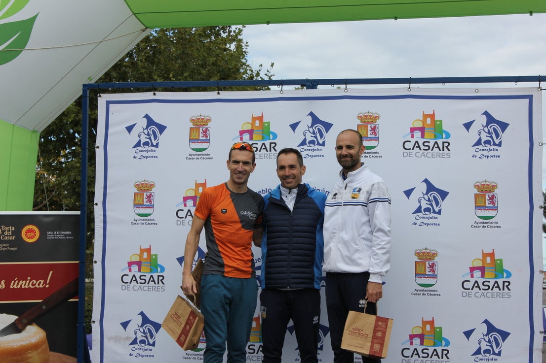 Algunos de los momentos vividos hoy en la III Media Maratón y 10K Torta del Casar