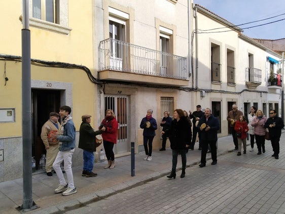 Aficionados a los villancicos realizan la primera ronda del aguinaldo previa a la Navidad