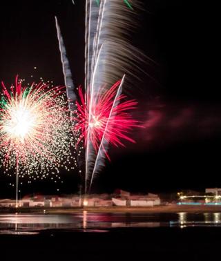 El Ramo se despide este martes con el festival flamenco y el espectáculo de fuegos artificiales