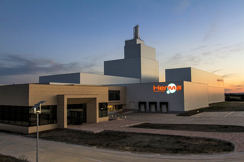 La empresa de productos de limpieza Herma es premiada por Endesa