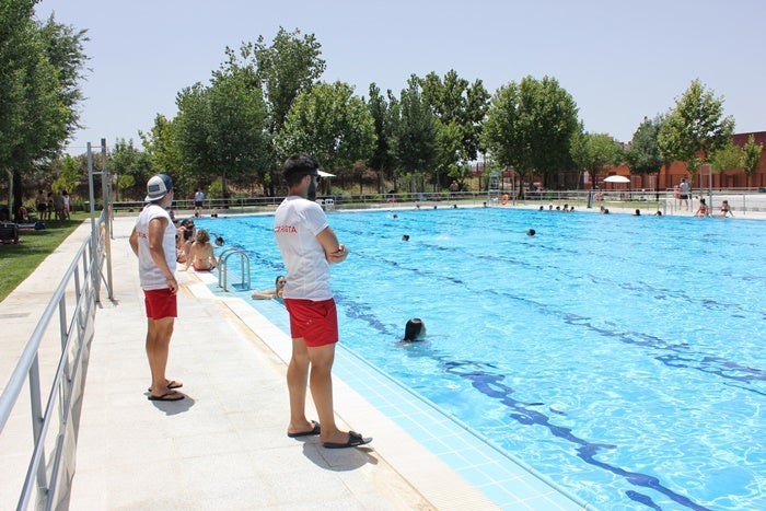 El salario de los trabajadores de la piscina se incrementará un 10%. 