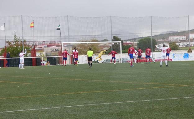 Juanlu de cabeza consigue el 1-0 