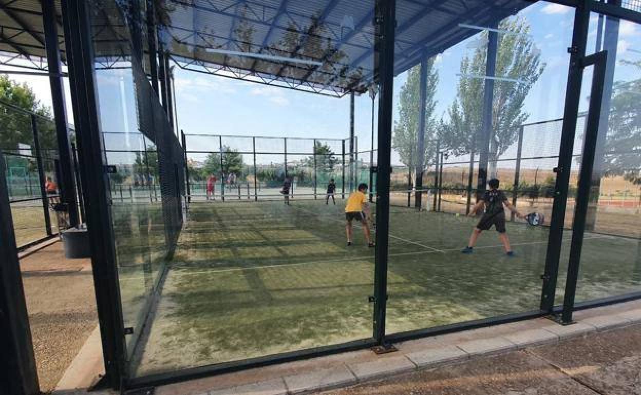 Pádel, Futbolito, Pilates y actividades acuáticas conforman la oferta de actividades deportivas para el verano 2022