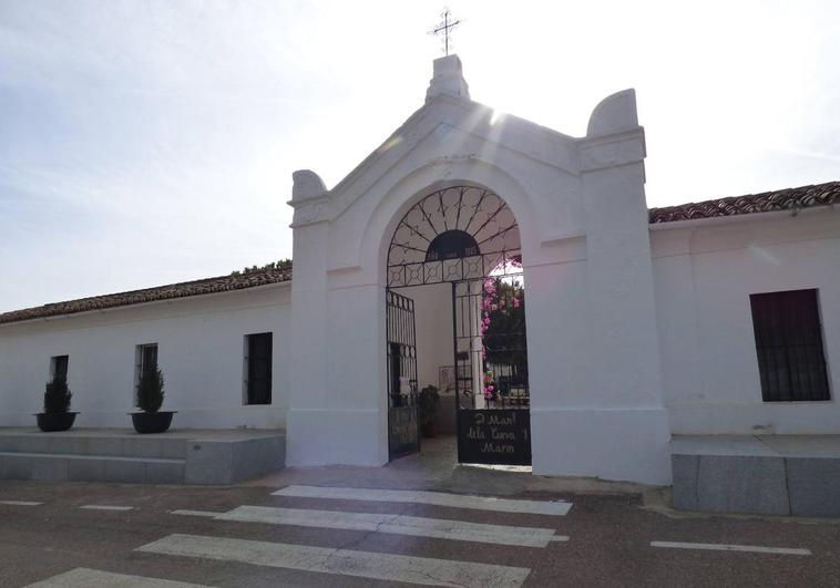 El Cementerio Municipal de Castuera cambia al horario de verano