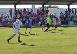 Imagen del partido del partido del Castuera el pasado domingo en Fuente del Maestre