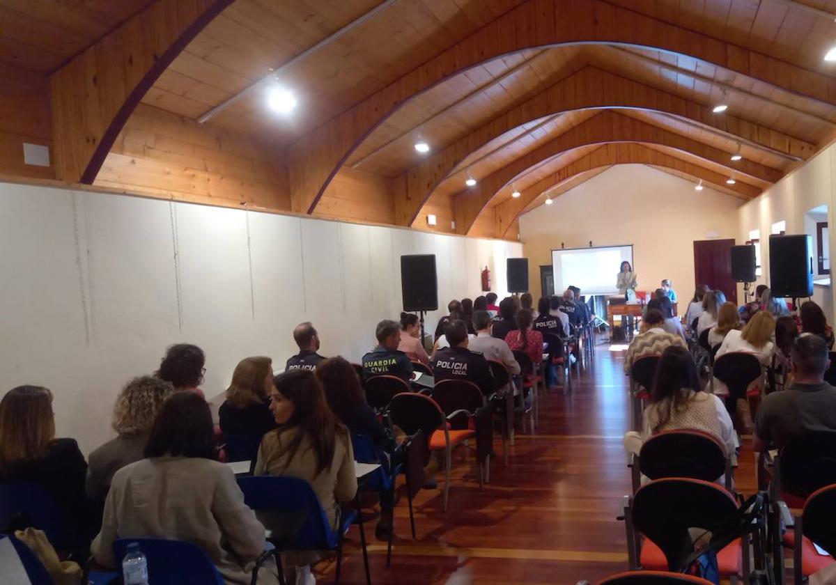 Castuera acoge una jornada formativa de Violencia sobre la Mujer en ámbitos rurales