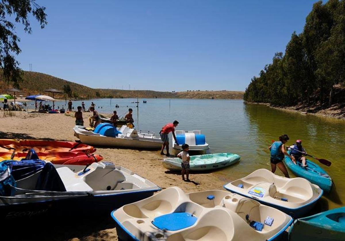 Actividades acuáticas y observación astronómica en la Isla del Zújar
