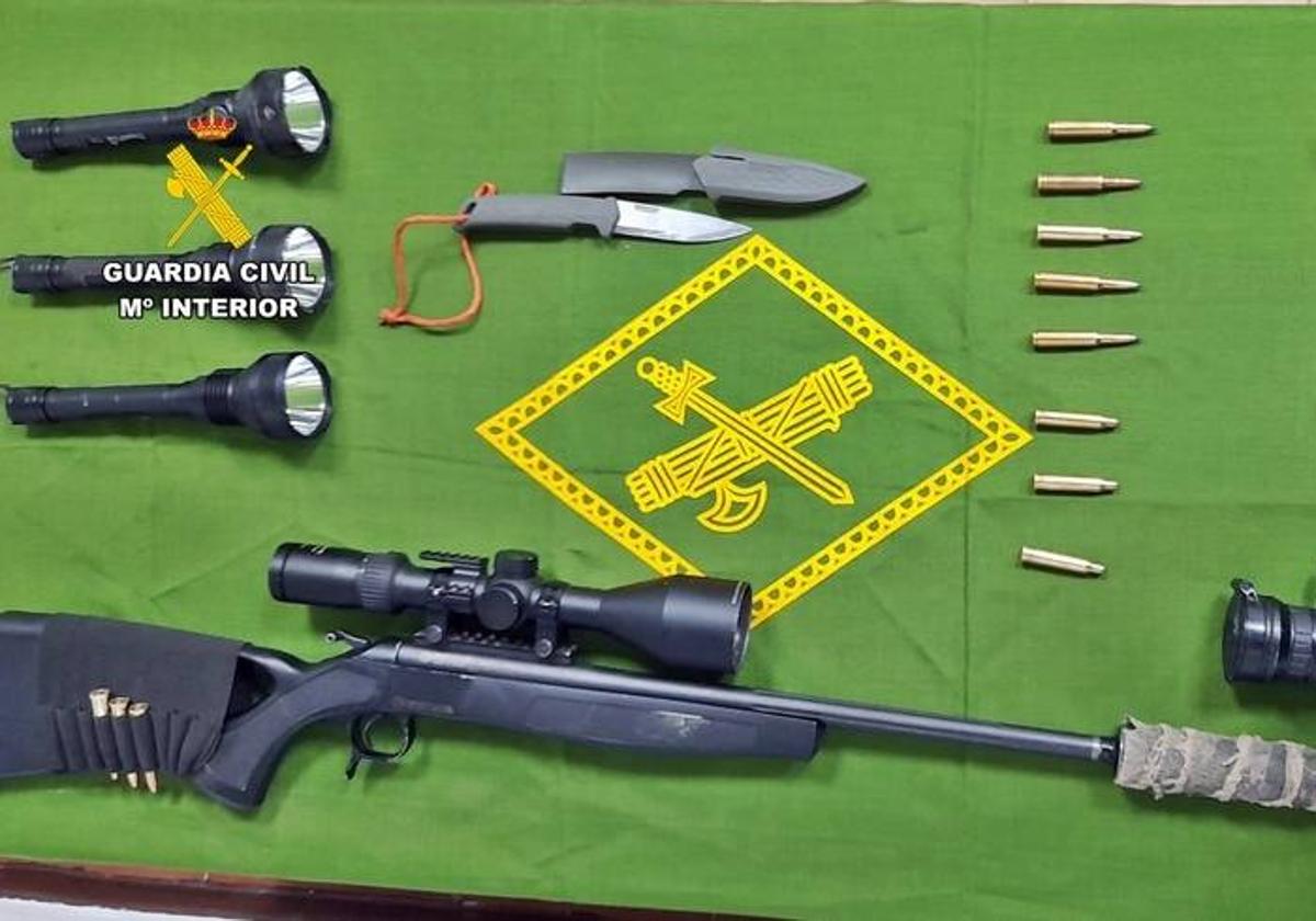 La Guardia Civil investiga a una persona por tenencia ilícita de armas