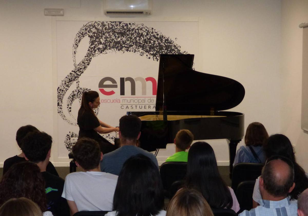El Ayuntamiento oferta una plaza de profesor de música en la especialidad de piano