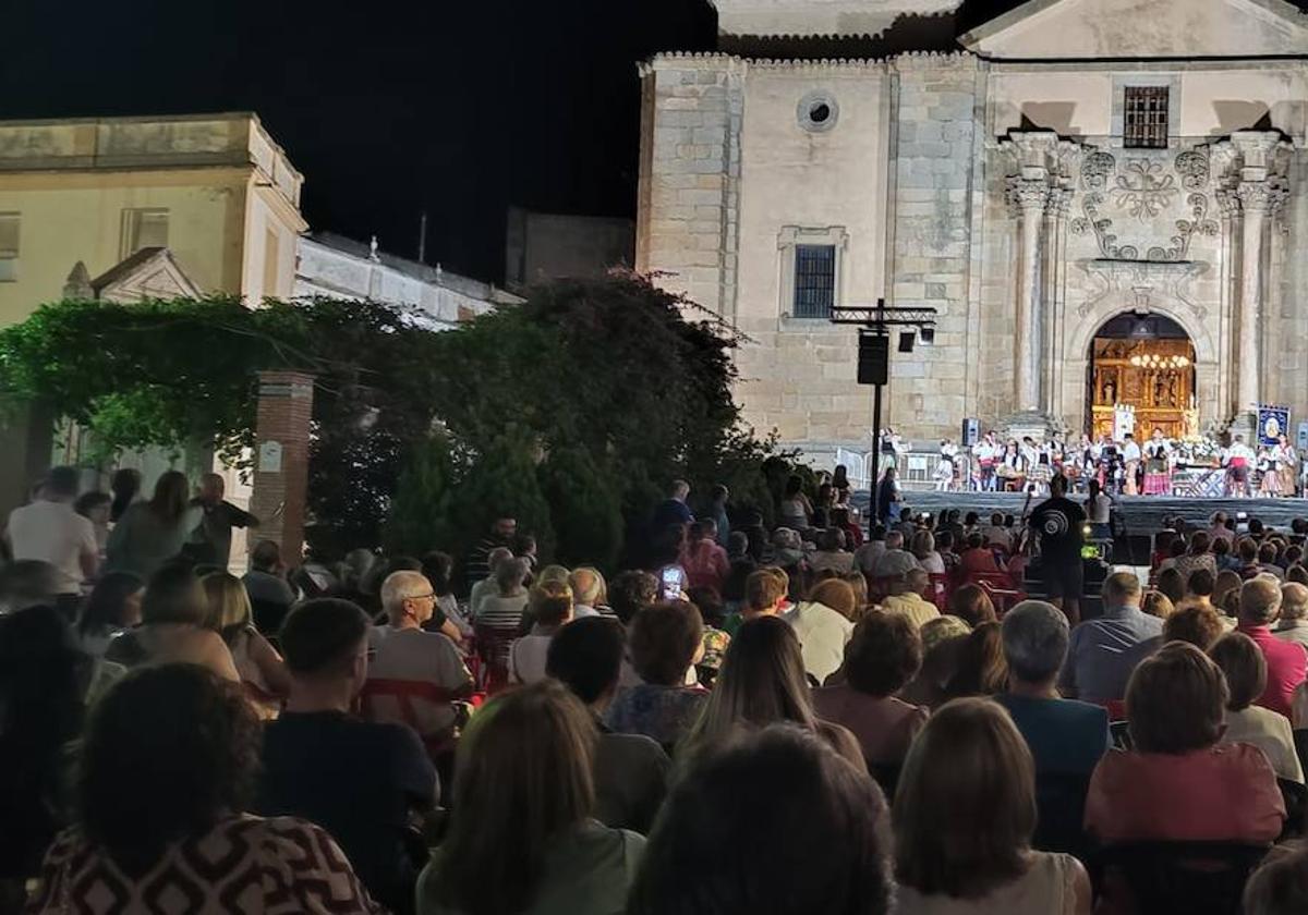 Castuera vive con fervor y folklore el día de su patrona, la Virgen del Buensuceso