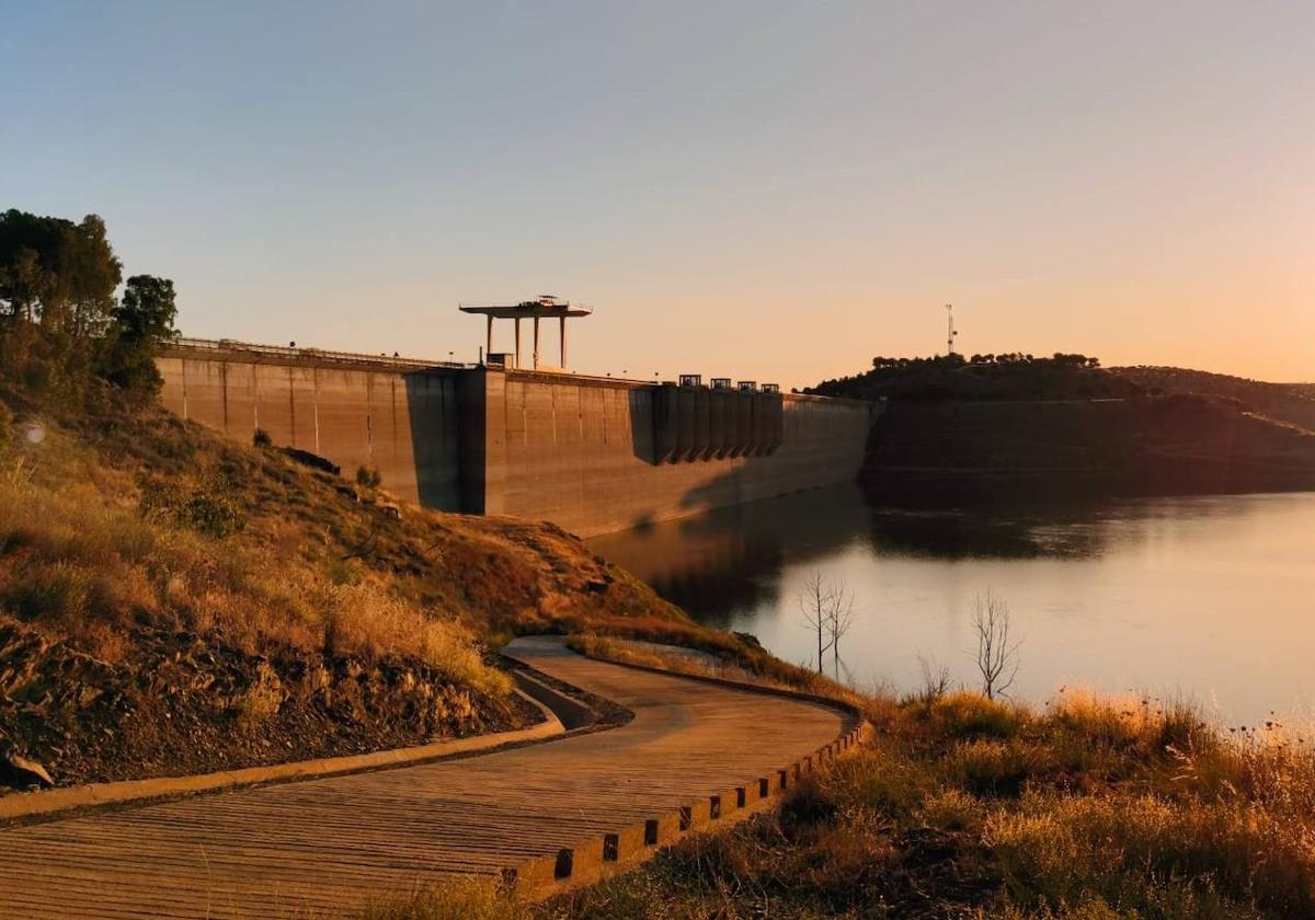 Presa del embalses de La Serena