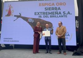Entrega del premio Espiga de Oro al mejor jamón ibérico con D.O. Dehesa de Extremadura.