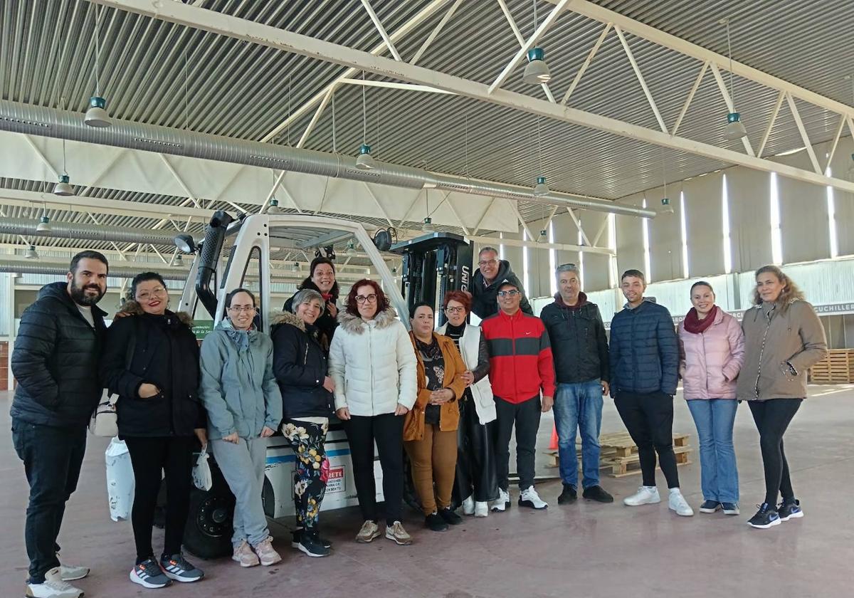 14 personas desempleadas finalizan su formación para ''Carretillero y Manipulador de Alimentos'