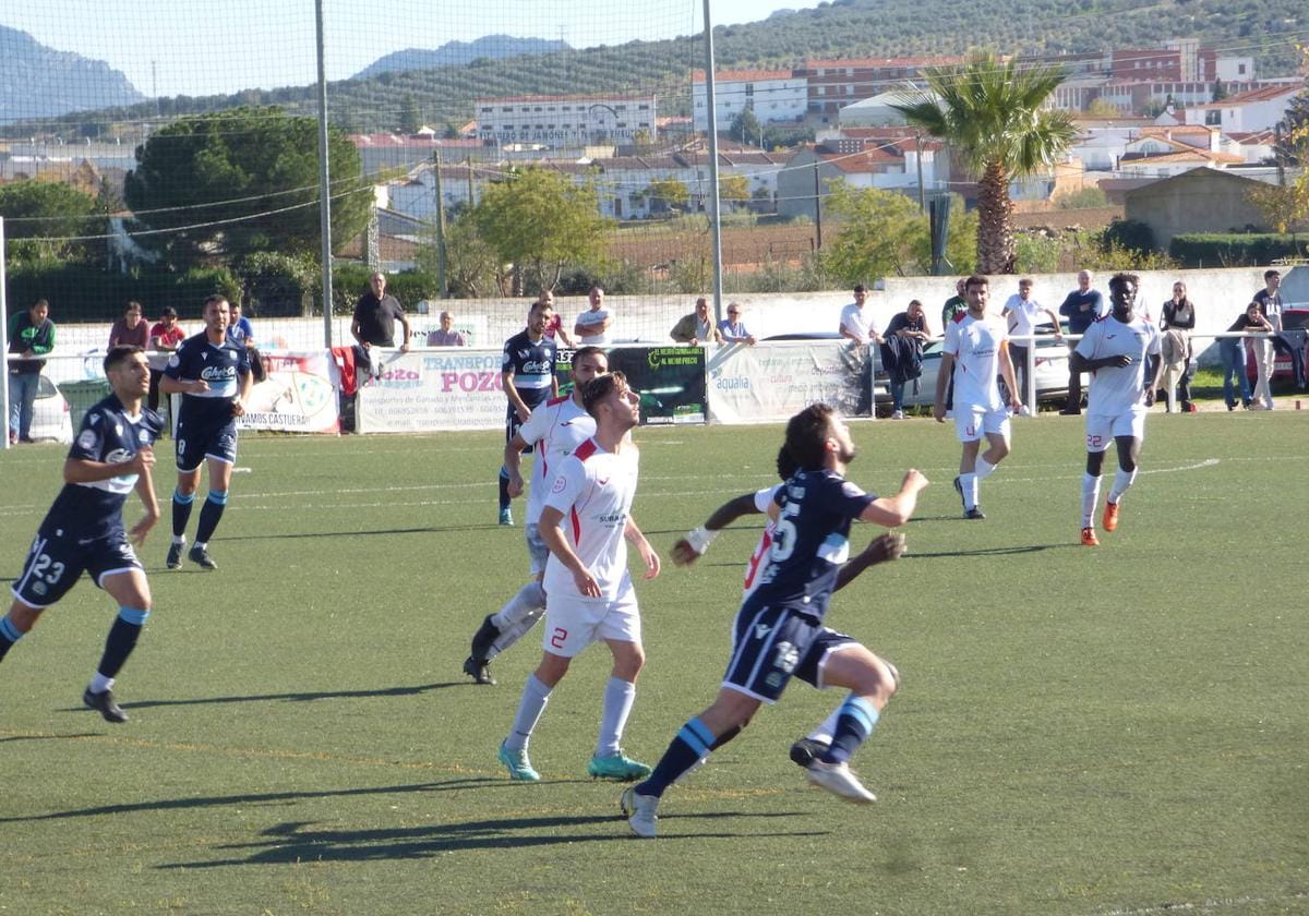 Imagen del partido de la primera vuelta en el Manuel Ruiz.