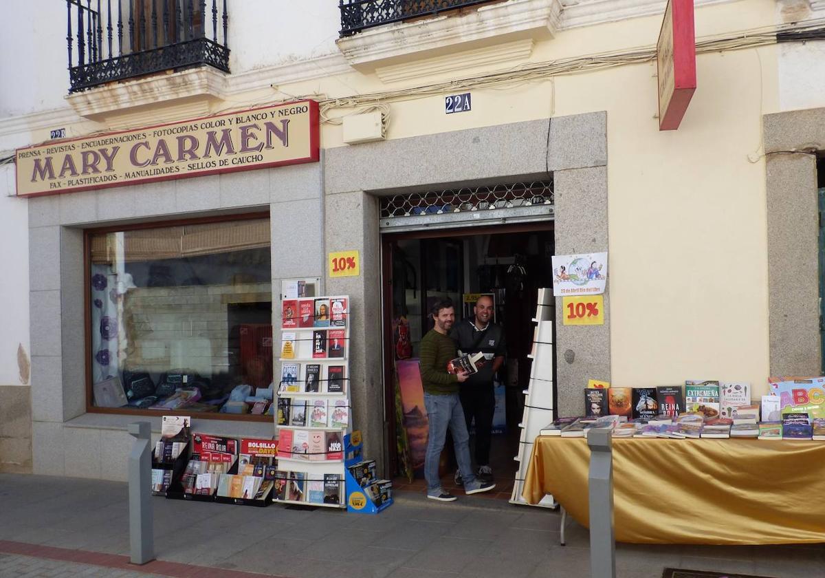 Las librerías celebran el Día de Libro sacando sus ejemplares a la calle