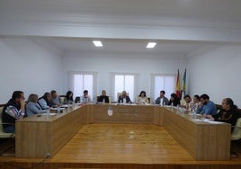 Imagen del último pleno del ayuntamiento de Castuera.